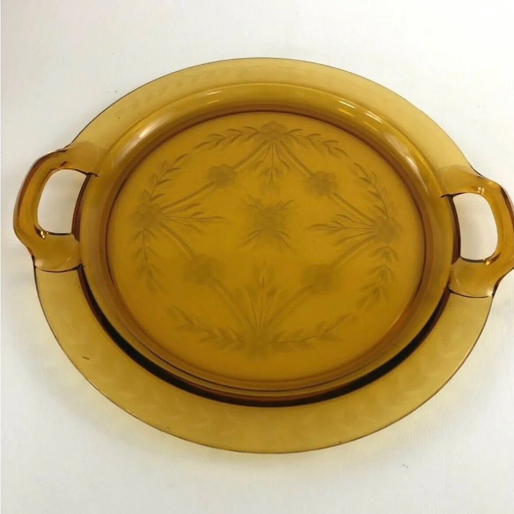 Mid-Century Modern amber glass cake or dessert plate 1960s